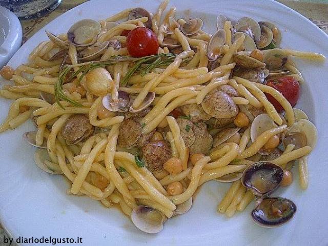 Foto Amerigo Strozzapreti con vongole e ceci