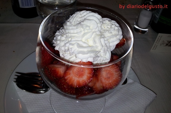 Foto Due Ladroni Fragole con panna