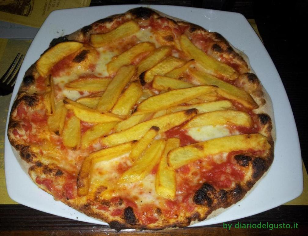 Foto Al Grottino Margherita con patate fritte