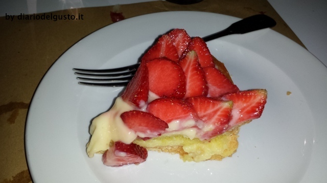 Foto Moma Pizzeria Romana Crostata crema e fragole