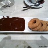 Fonduta di cioccolato con biscotti